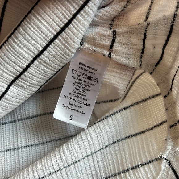 Lularoe Rachel zip thank sleeveless shirt white black striped top size small - Picture 5 of 5